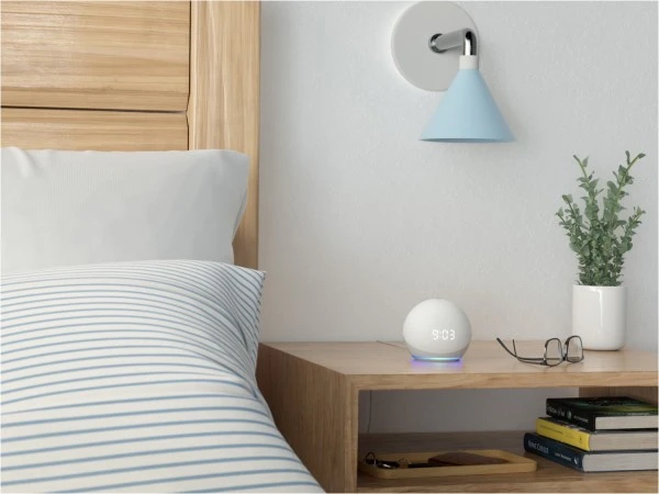 Amazon Echo Dot (4. Gen.) Mit Uhr Weiß 7 Amazon Echo Dot (4. Gen.) Mit Uhr Weiß – Bild 5